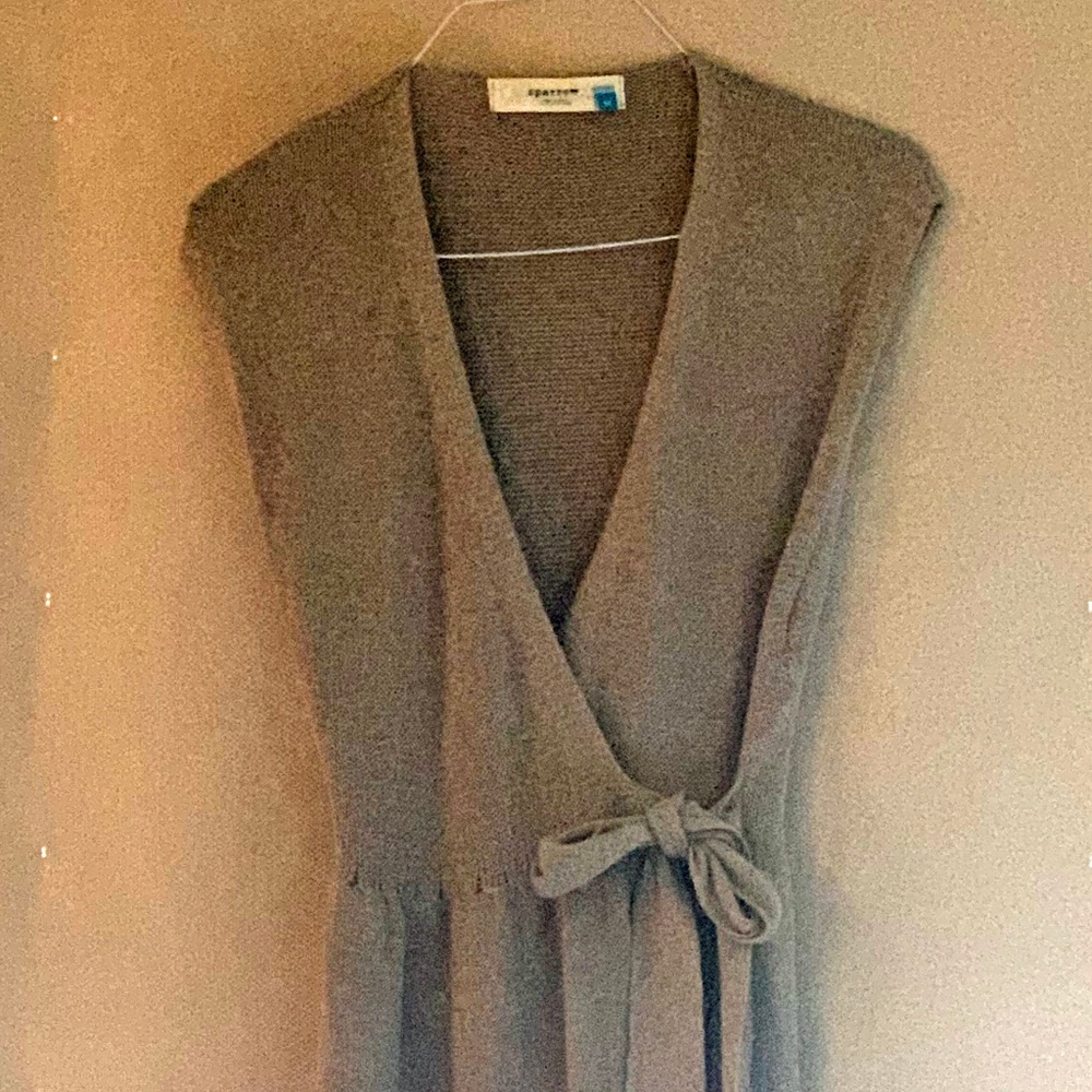 Sleeveless Sparrow Knit Wrap, Mini Dress Size M